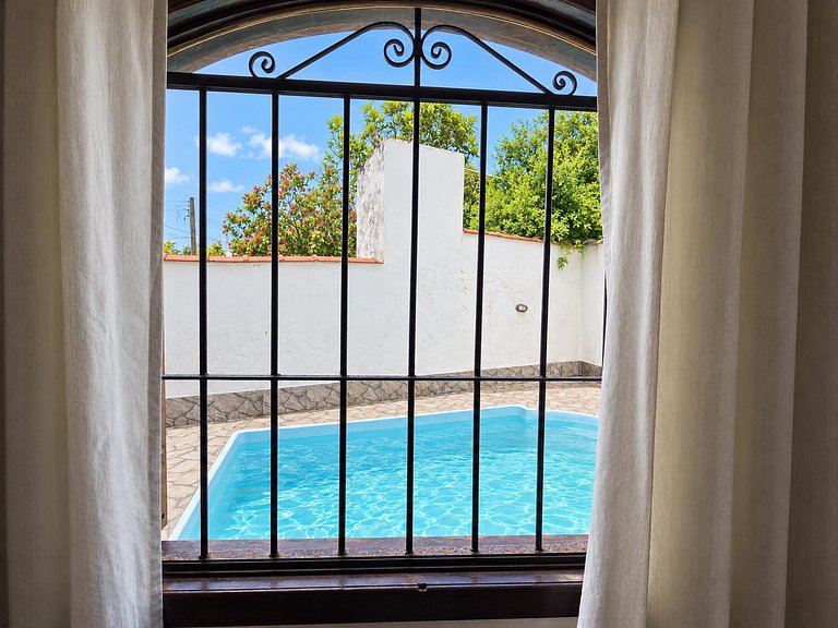 Casa 3 quartos com piscina em Itaúna, perto do WSL