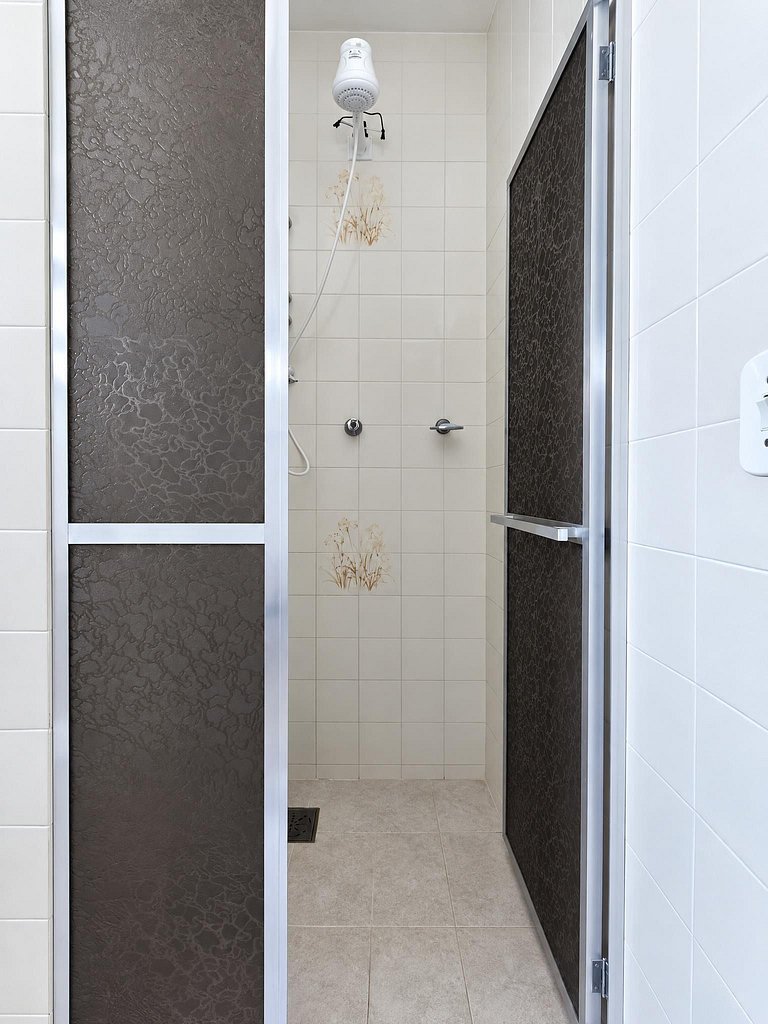 Casa com piscina a passos do WSL em Itaúna