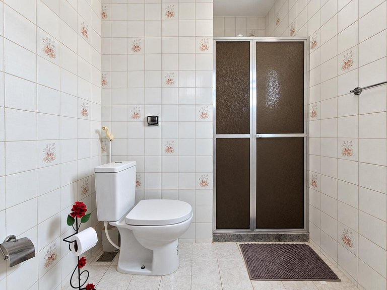 Casa com piscina a passos do WSL em Itaúna