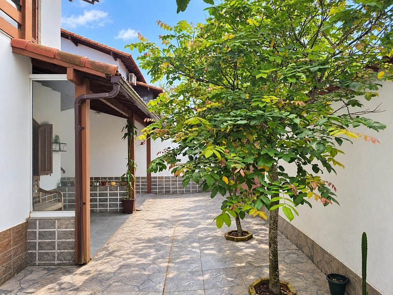 Casa 3 quartos com piscina em Itaúna, perto do WSL